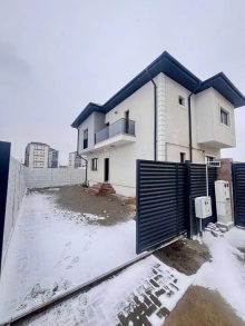 Casa  4 Camere  Dobroesti Parter + Etaj + Pod  — fotografie 1